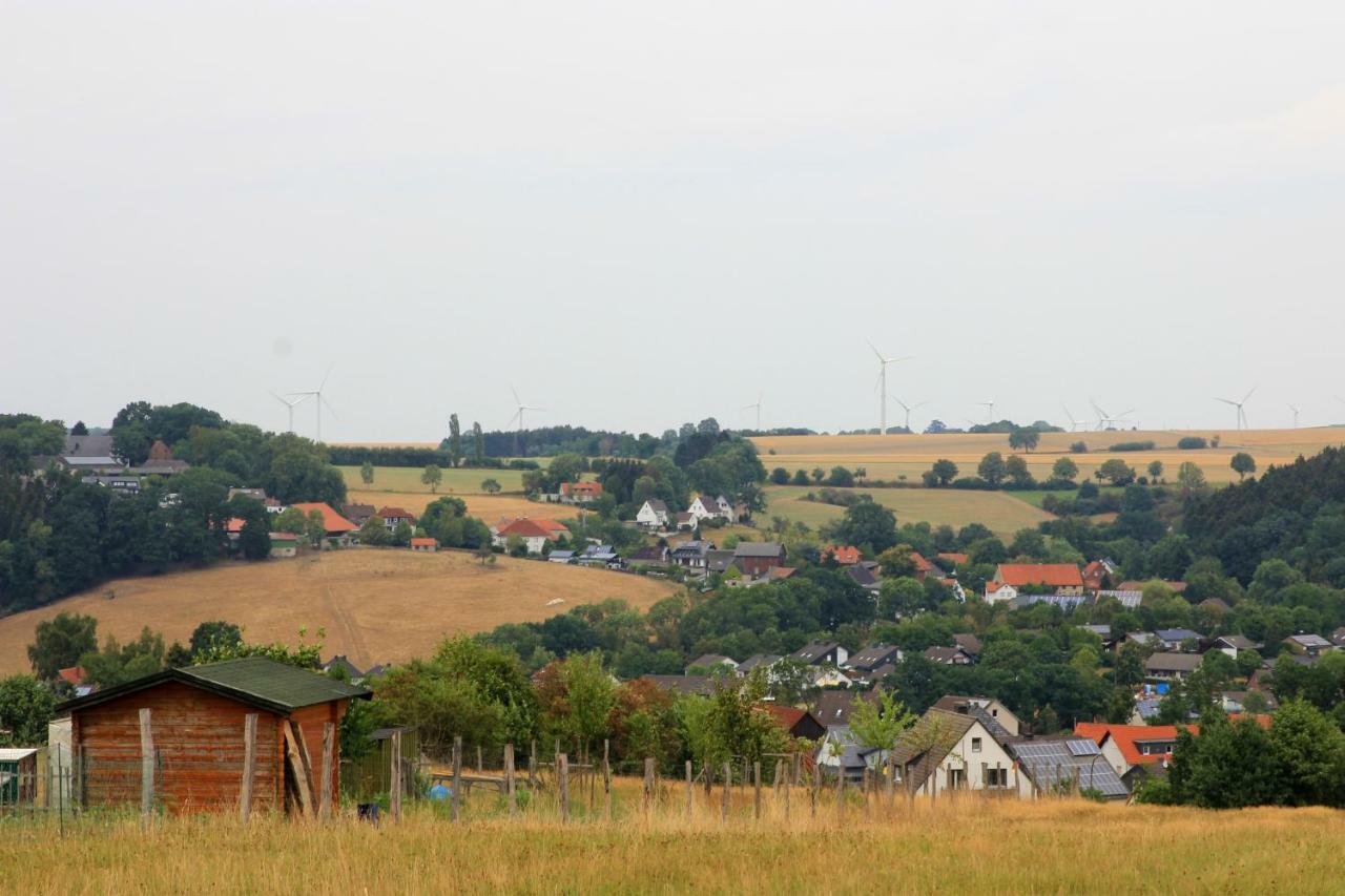 Bed And Breakfast Am Hoehenweg Warstein Exterior foto